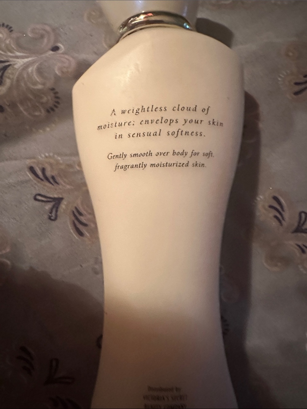 Victoria's Secret Dream Angels Heavenly Lotion - Cream White Bottle - Picture 2 of 2